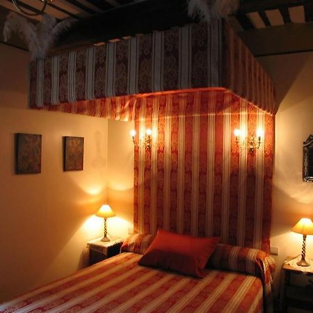 Bize De La Tour Bed and Breakfast Saint-Bonnet-du-Gard Kamer foto