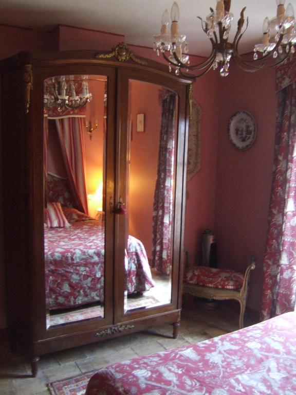 Bize De La Tour Bed and Breakfast Saint-Bonnet-du-Gard Kamer foto