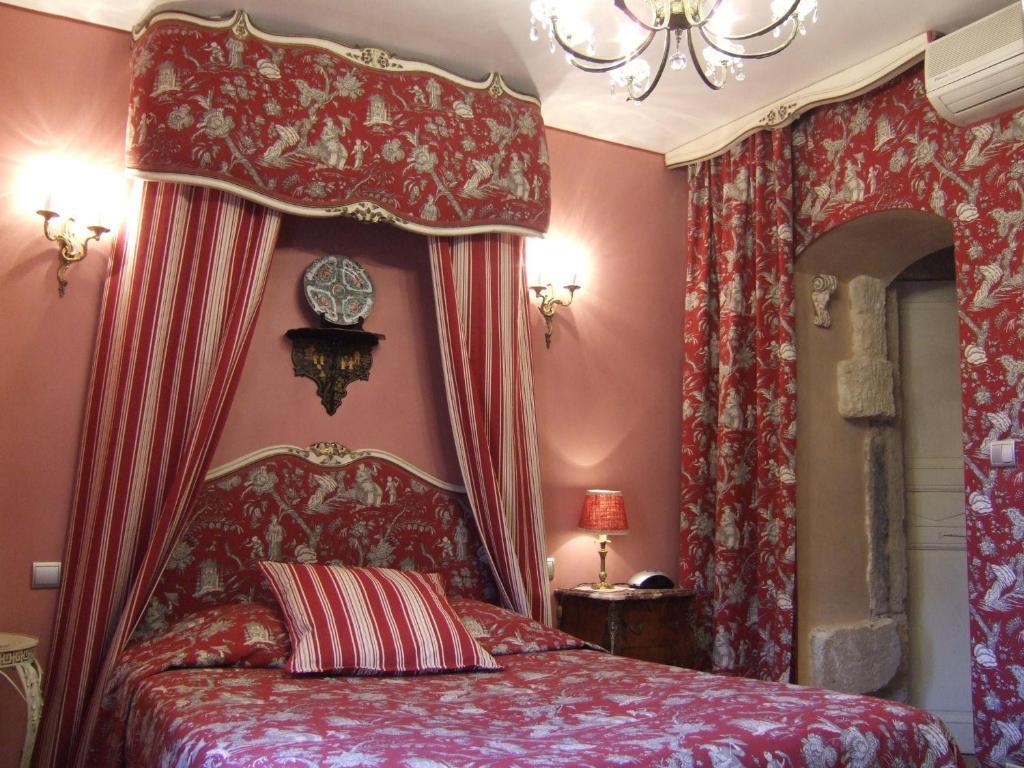 Bize De La Tour Bed and Breakfast Saint-Bonnet-du-Gard Kamer foto