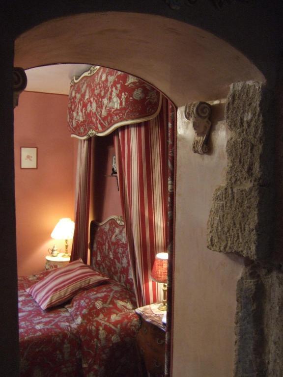 Bize De La Tour Bed and Breakfast Saint-Bonnet-du-Gard Kamer foto