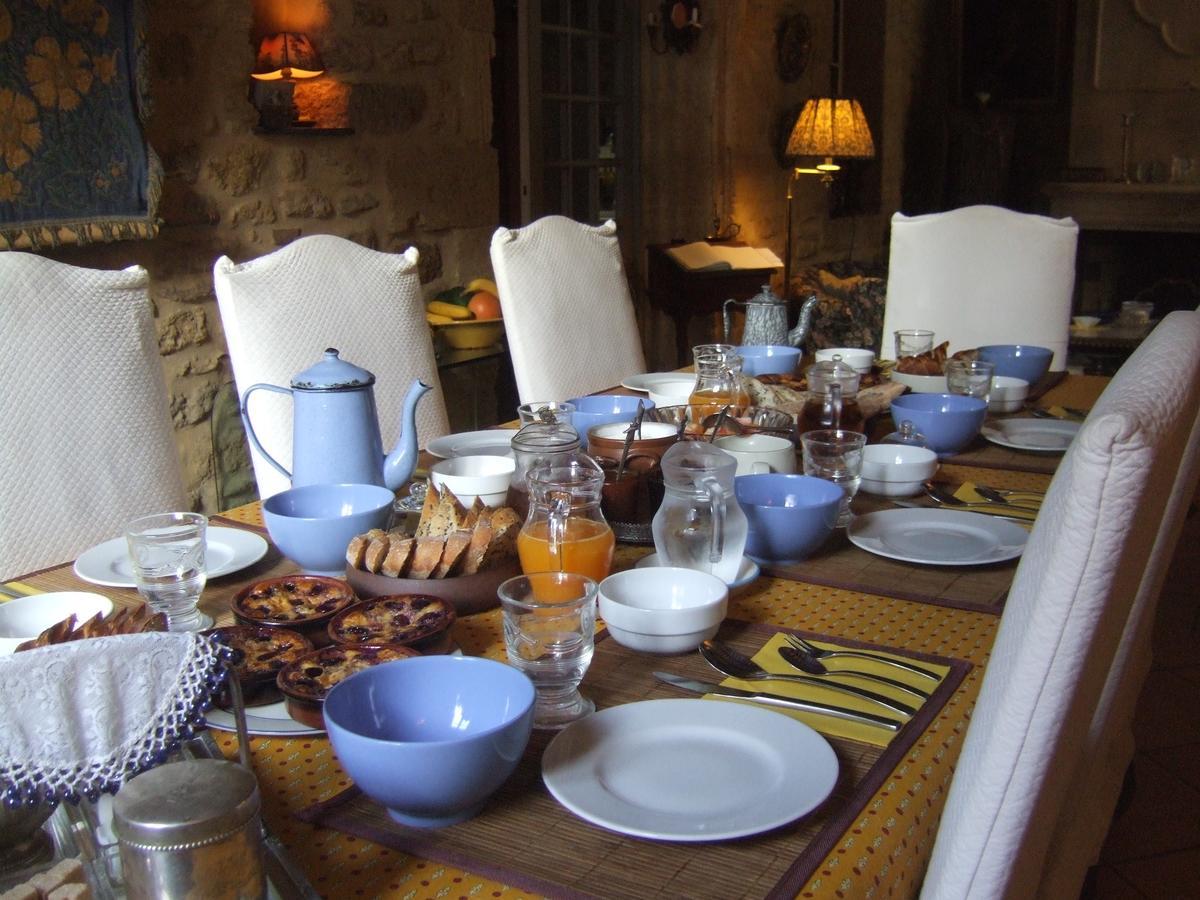 Bize De La Tour Bed and Breakfast Saint-Bonnet-du-Gard Buitenkant foto